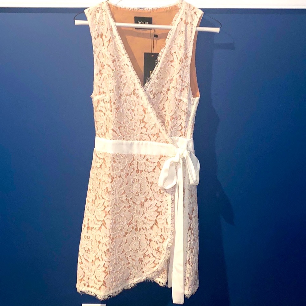 C NWT DO+BE ivory Lace Mini Wrap Dress in size small